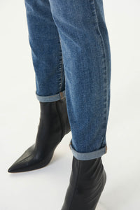 Cropped Jeans with Rolled Hem