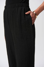 Load image into Gallery viewer, Seersucker Wide Leg Pull-On Pants
