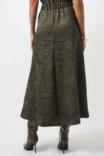 Load image into Gallery viewer, Pleated Satin Long Flared Skirt
