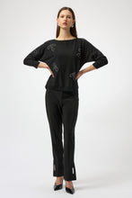 Load image into Gallery viewer, Sweater Knit PullOver with Bows
