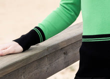 Load image into Gallery viewer, Kelly Green V Neck Sweater
