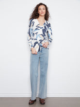 Load image into Gallery viewer, Sweater
