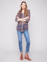 Load image into Gallery viewer, Blouse Medallion
