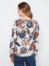 Load image into Gallery viewer, Blouse Fantasy print
