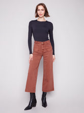 Load image into Gallery viewer, Cropped Patch Pocket Pants
