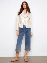 Load image into Gallery viewer, Cropped Denim with Flower Embroidery
