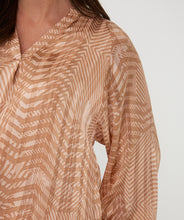 Load image into Gallery viewer, Blouse Peaceful Print
