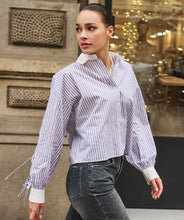 Load image into Gallery viewer, Blouse Pin Striped
