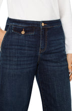 Load image into Gallery viewer, Stride Wide Cropped Denim
