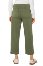 Load image into Gallery viewer, Utility Crop Pant - Green
