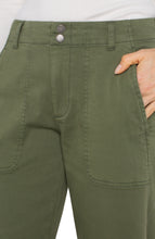 Load image into Gallery viewer, Utility Crop Pant - Green
