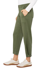 Load image into Gallery viewer, Utility Crop Pant - Green
