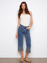 Load image into Gallery viewer, Cropped Denim with Flower Embroidery
