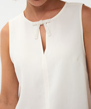 Load image into Gallery viewer, Bow Broche Tank
