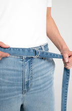 Load image into Gallery viewer, High Rise Super Stride Jeans
